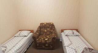 Гостиница Ираида Адлер Бюджетный двухместный номер с 2 отдельными кроватями-1